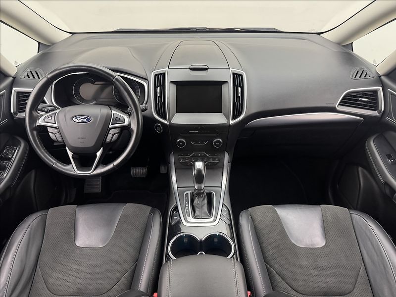 Ford Galaxy 2,0 4X4 AUT 7 MÍST PANO TAŽNÉ - fotka 7 z 48