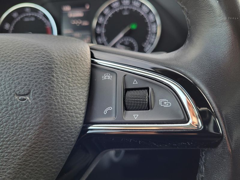 Škoda Superb 2.0 TSI 162kW DSG STYLE+ - fotka 27 z 48