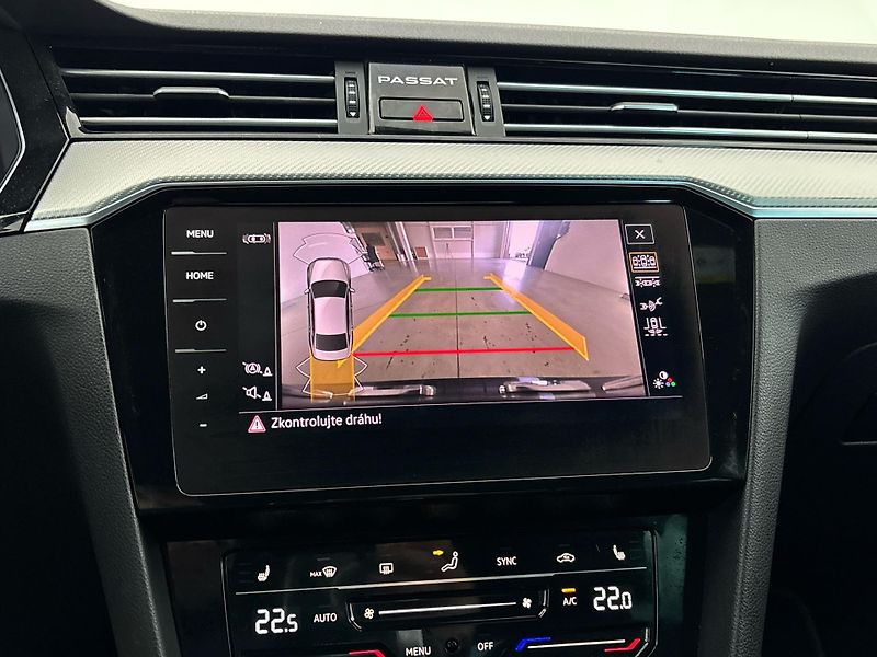 Volkswagen Passat R-LINE DSG - fotka 24 z 29