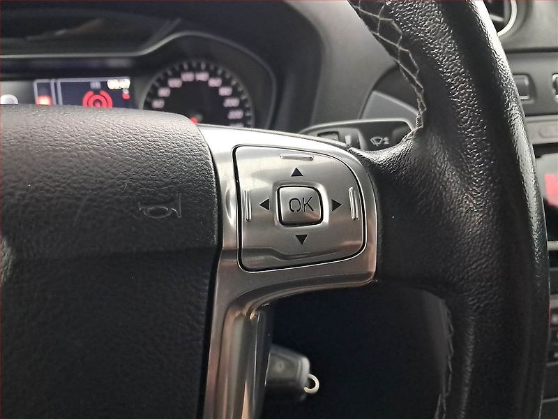 Ford Mondeo (2012) 2.0 TDCi, Vyhř. sedaček - fotka 16 z 18