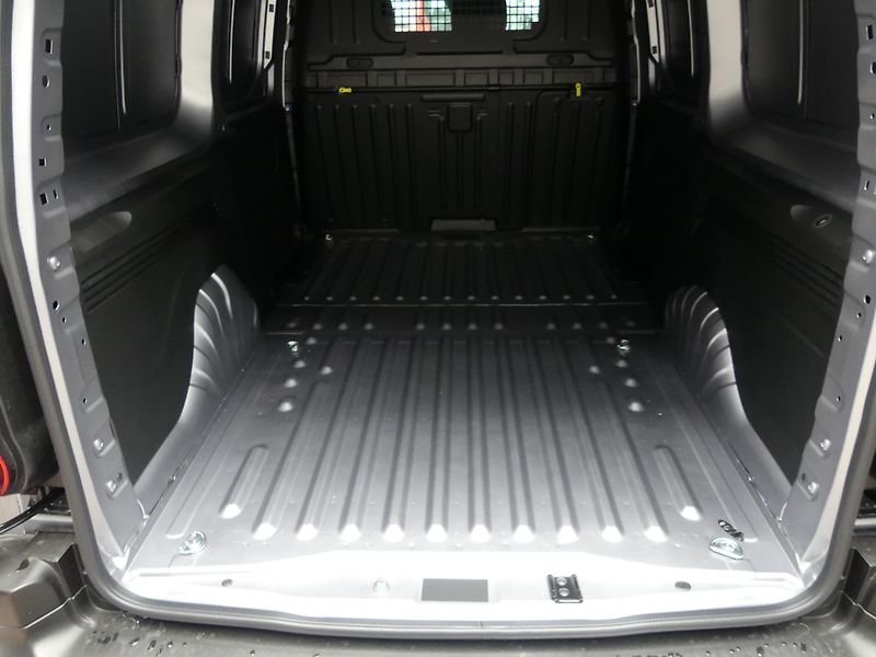 Citroën Berlingo (2026) VAN L2 1000 BlueHDi 130 MAN6   - fotka 10 z 18
