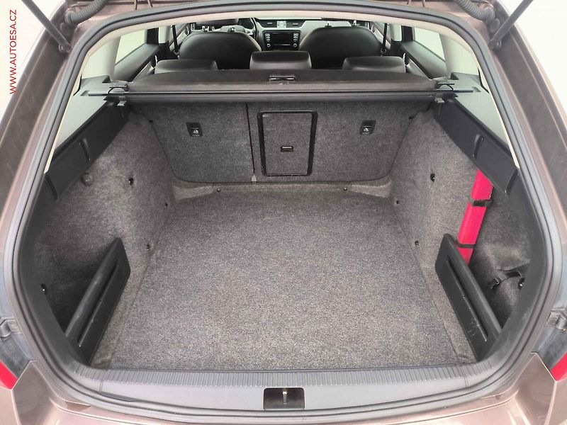 Škoda Octavia (2013) 1.6 TDi, DSG, park.čidla - fotka 7 z 23