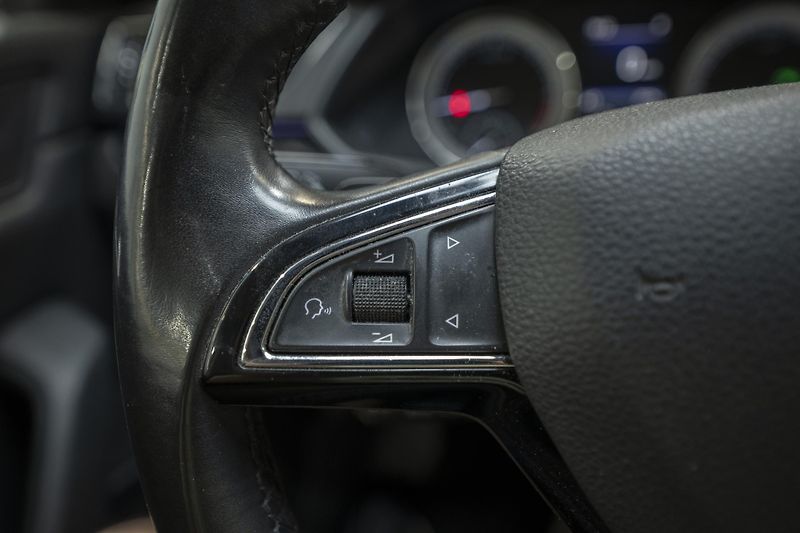 Škoda Superb 2.0 TDI 110 kW L&K - fotka 18 z 36