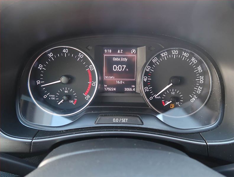 Škoda Fabia (2016) Ambition 1.2 TSI, Tempomat - fotka 11 z 15
