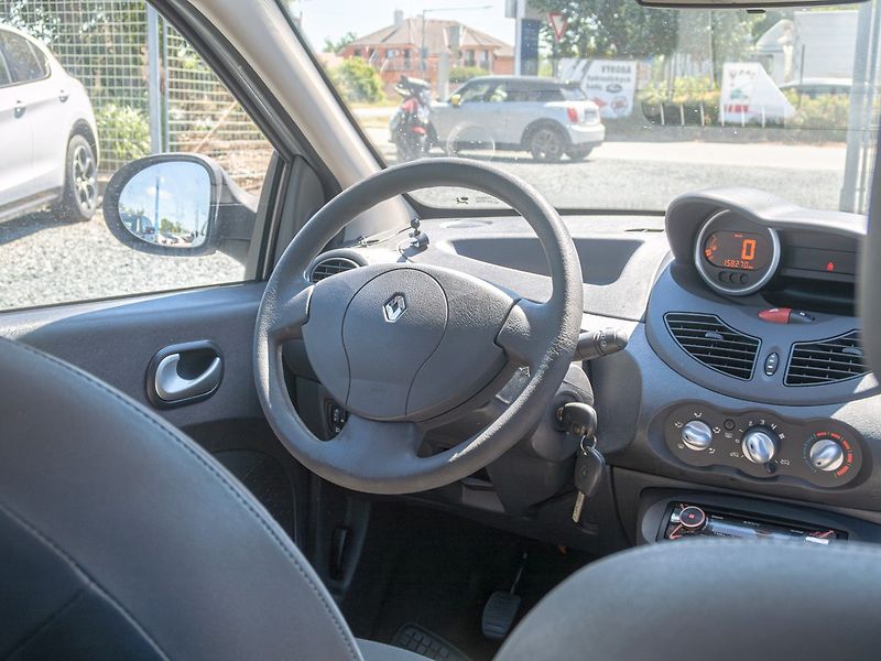 Renault Twingo (2010) 1.2i 55KW – 2x KOLA - fotka 12 z 36