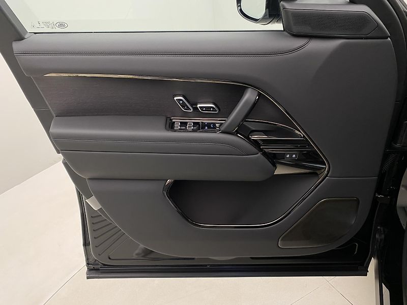 Land Rover Range Rover (2026) SV BLACK P615 SWB  - fotka 7 z 116