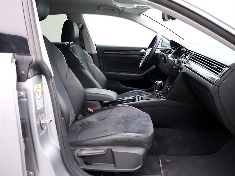 Volkswagen Arteon 2,0 TDI 140kW DSG Elegance CZ - fotka 11 z 27