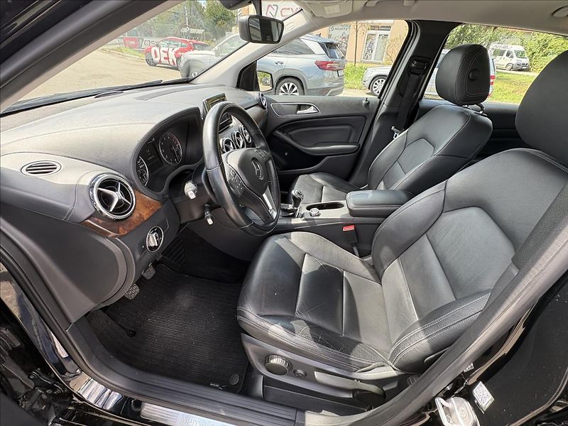 Mercedes-Benz Třídy B 1,6 200i 115kW,Bi-Xen,Kůže,Nav - fotka 3 z 36
