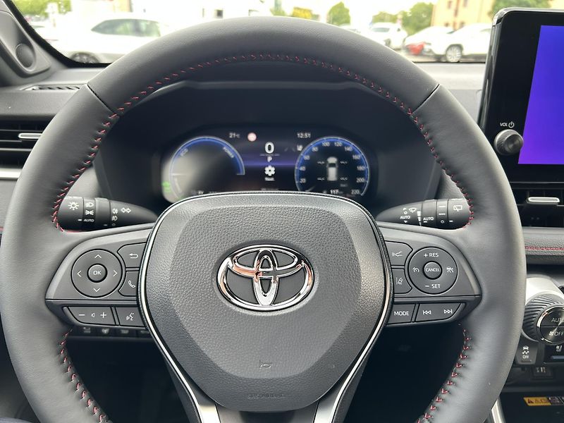 Toyota RAV4 (2025) EXECUTIVE JBL 2,5 PHEV 4x4  - fotka 9 z 14