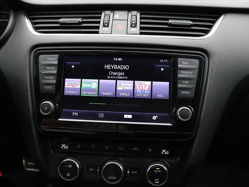 Škoda Octavia 2,0 TDI RS 135kW DSG CZ - fotka 19 z 29