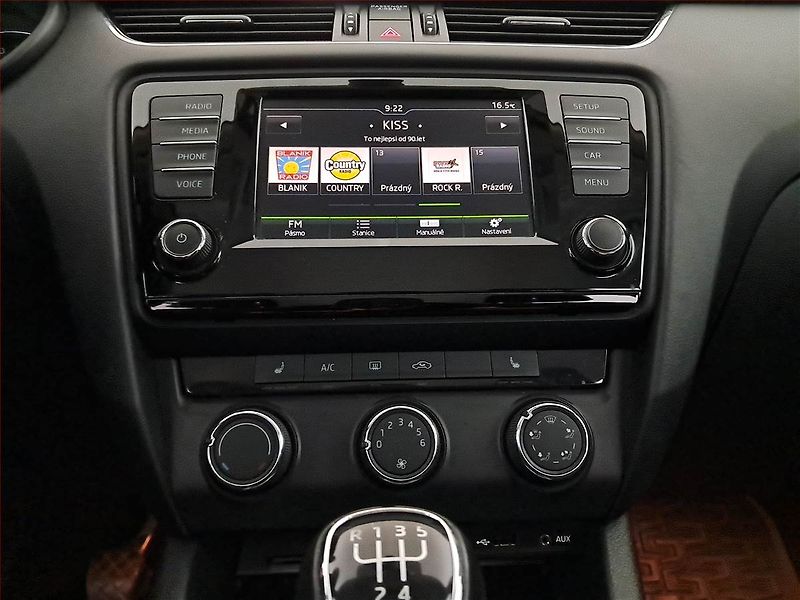 Škoda Octavia (2016) 1.6 TDI, Serv.kniha, Xenony - fotka 12 z 16