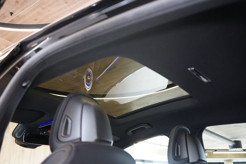 Mercedes-Benz GLC 220d Kupé 4M AMG, Masáž, 360° - fotka 17 z 50