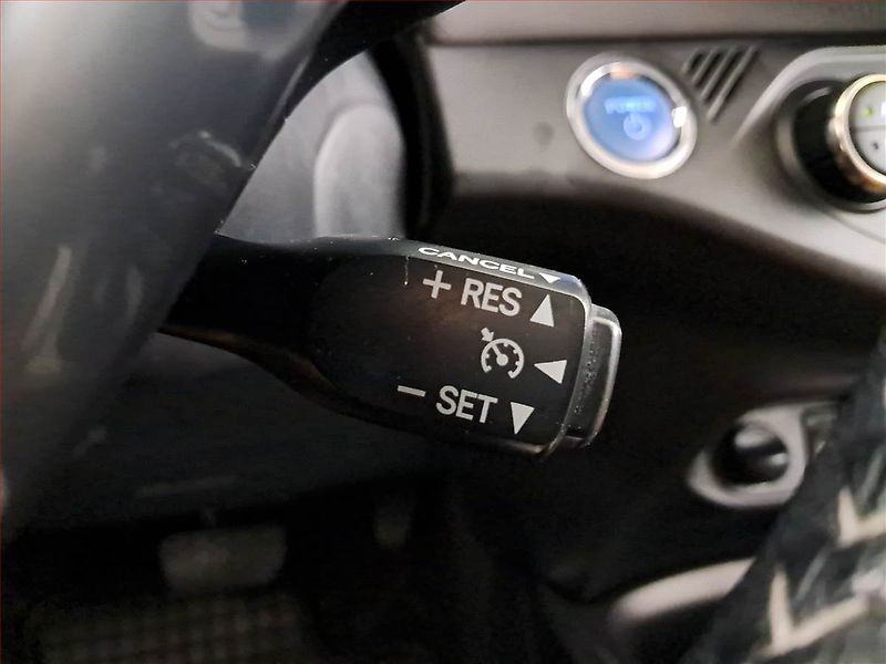 Toyota Yaris (2015) 1.5 Hybrid, Automat, Tempomat - fotka 19 z 19