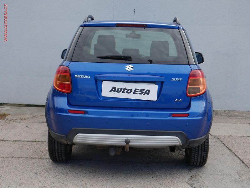 Suzuki SX4 (2008) 1.9DDiS 4x4, ČR, AC, park - fotka 5 z 18