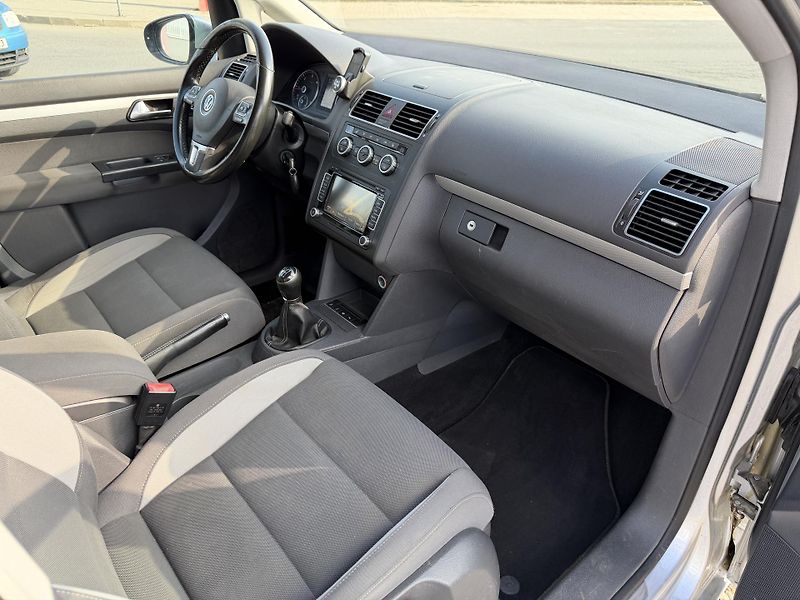 Volkswagen Touran 1,6 TDi/77kW - Webasto,TZ,... - fotka 43 z 60