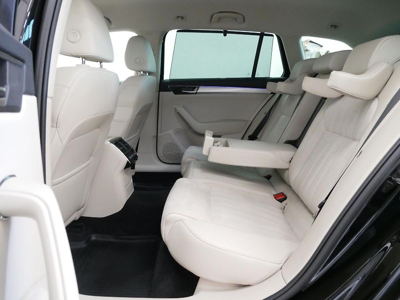 Škoda Superb - fotka 27 z 30