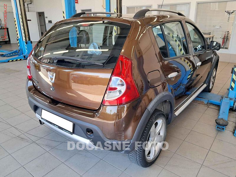 Dacia Sandero (2012) 1.6i, servis.kniha, AC - fotka 2 z 3