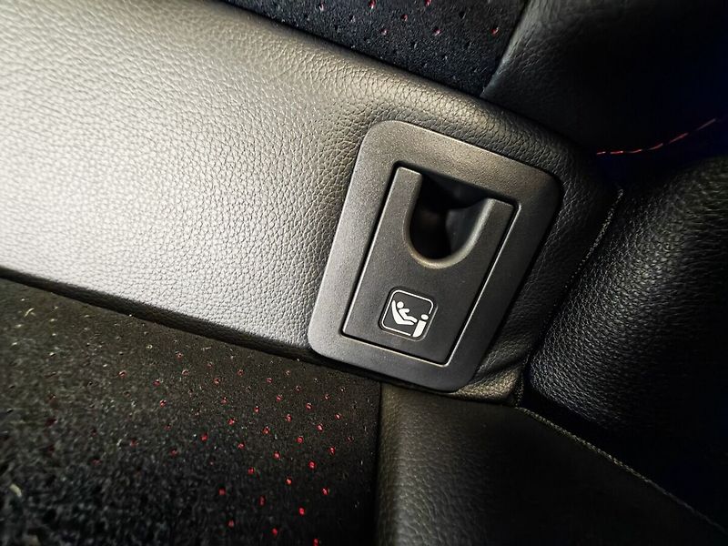 Toyota Corolla Cross 2.0 Hybrid ( 178 k ) 4x4 GR SP - fotka 21 z 42