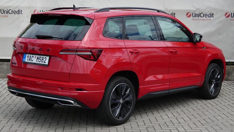 Škoda Karoq 1,5 TSI DSG Sportline - fotka 3 z 23