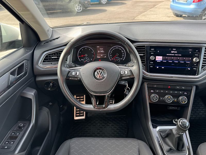 Volkswagen T-Roc (2019) IQ. DRIVE 1,5 TSI 110 KW - fotka 16 z 36