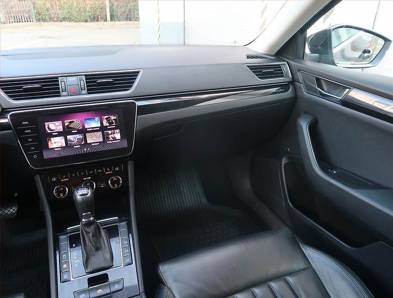 Škoda Superb (2017) Laurin&Klement 2.0 TDI 4x4 - fotka 8 z 30