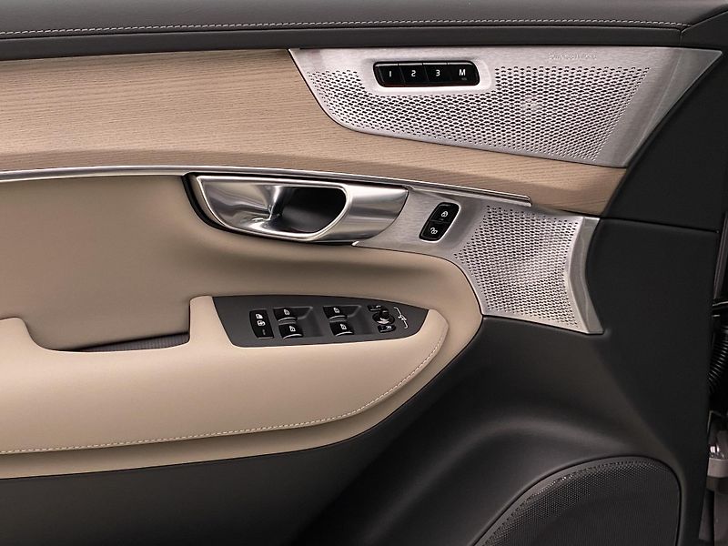 Volvo XC90 B5 AWD DARK ULTRA  REZERVACE - fotka 28 z 66