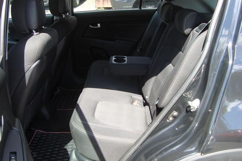 Kia Sportage (2010) 1.6 GDi, 99 kW,ČR,Servisní kn. - fotka 31 z 67
