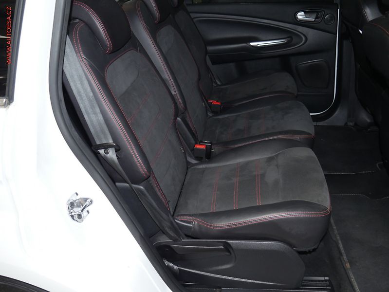 Ford S-MAX (2013) 2.2 TDCi, Titanium S, AT - fotka 11 z 24