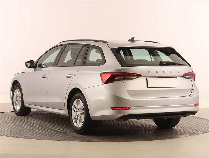 Škoda Octavia (2023) Ambition 2.0 TDI, ČR,1.maj - fotka 4 z 24