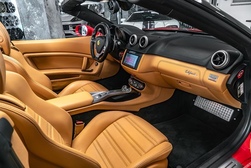 Ferrari California ROSSO CORSA/KAMERA/ - fotka 14 z 22
