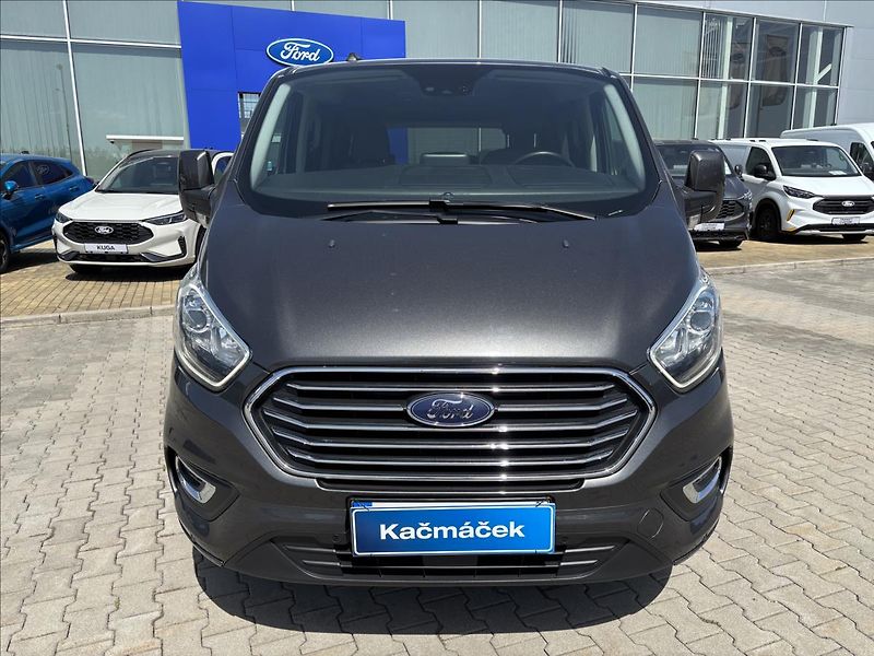 Ford Tourneo Custom 2,0 EcoBlue 110kW L2 Titanium - fotka 8 z 41