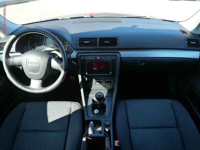 Audi A4 (2007) 2.0TDi Avant, ČR, AC, xenon - fotka 8 z 18