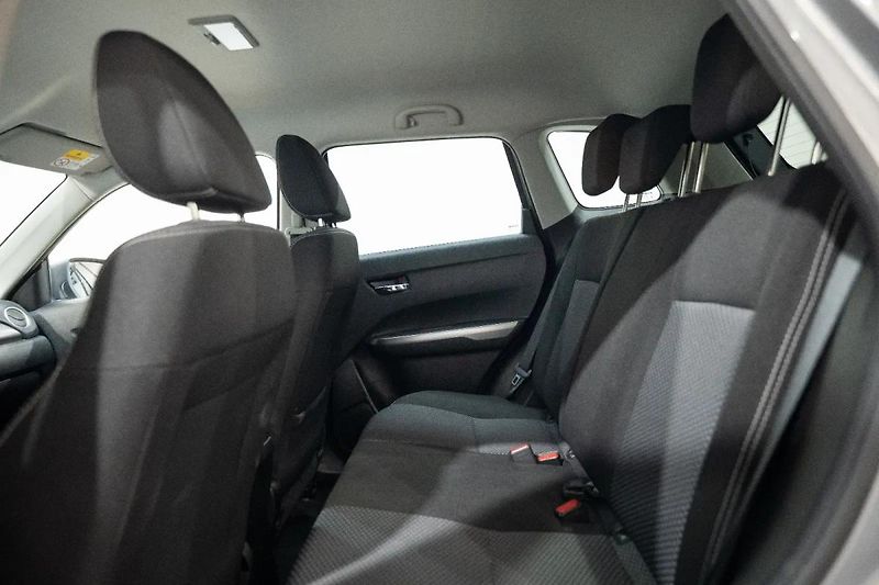 Suzuki Vitara Hybrid 1.4 95 kW - fotka 8 z 34