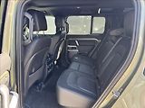 Land Rover Defender 3,0 110 D250 X-Dynamic SE ČR D - náhled 13