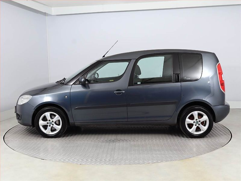 Škoda Roomster (2009) Ambition 1.4 TDi - fotka 3 z 13
