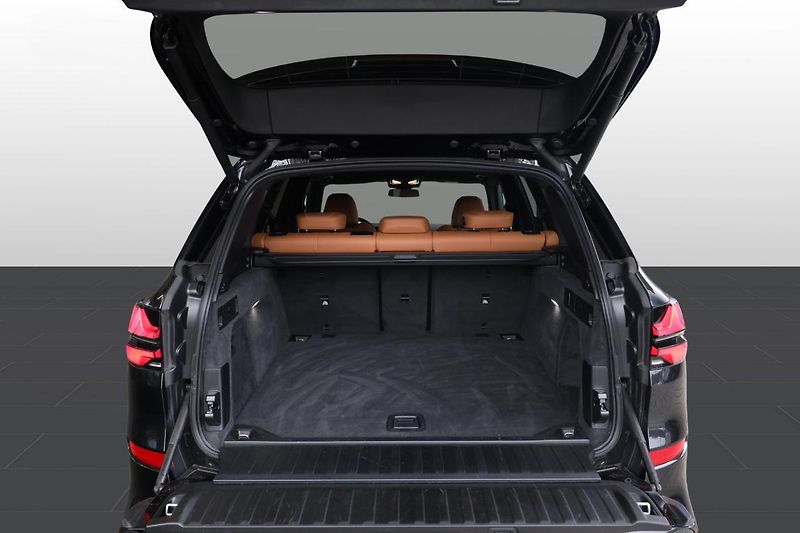 BMW X5 xDrive30d - fotka 8 z 26