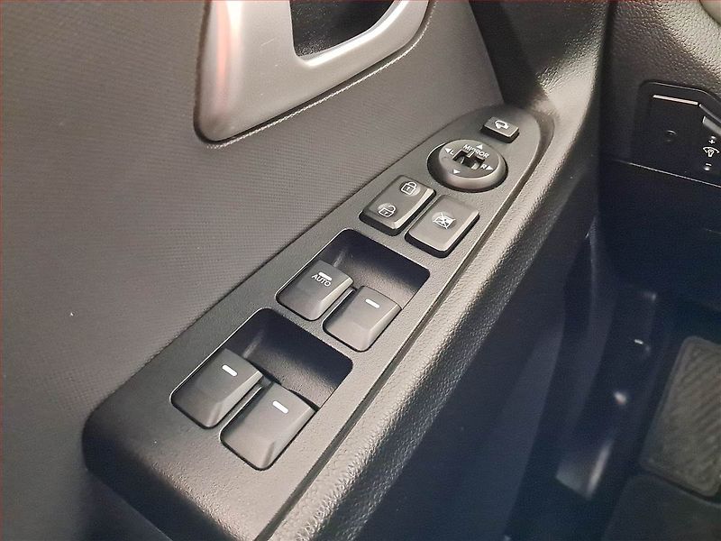 Kia Sportage (2012) 2.0 CRDi, 4X4, Automat, Kůže - fotka 16 z 21