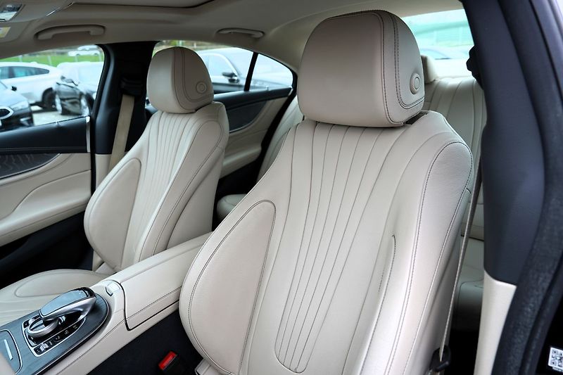 Mercedes-Benz CLS 450 AMG 4Matic/370 PS/Led - fotka 23 z 47