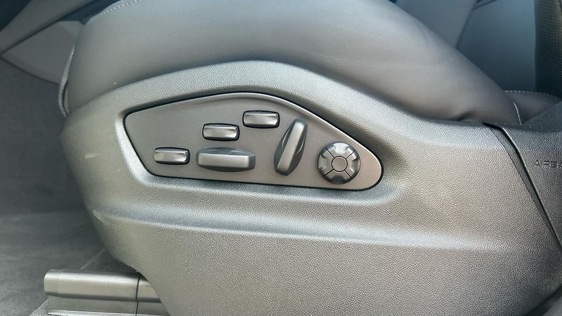 Porsche Cayenne S E-Hybrid - fotka 26 z 30