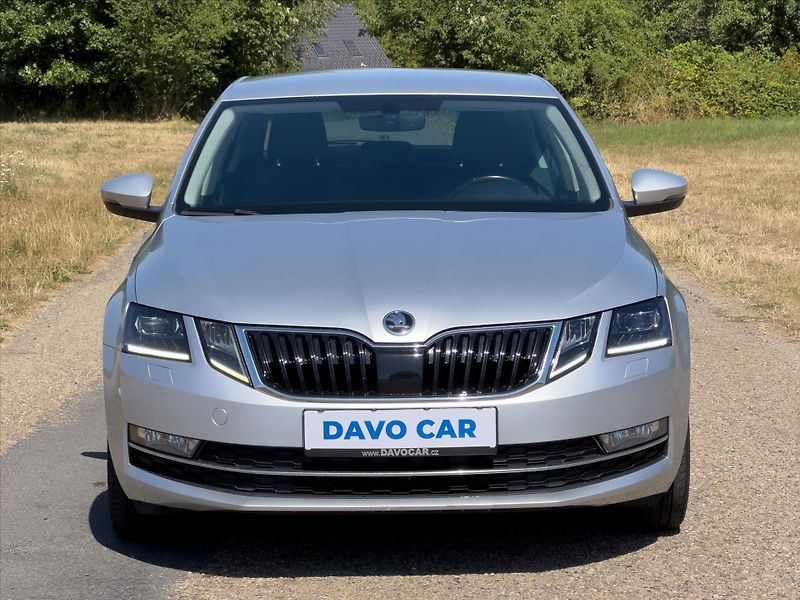Škoda Octavia 1,6 TDI DSG CZ Style LED DPH - fotka 2 z 38