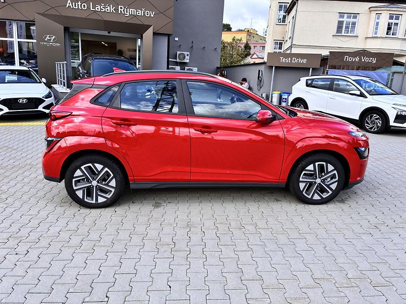 Hyundai Kona EV64kWh-150KW,  REZERVACE - fotka 8 z 38