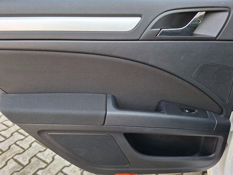 Škoda Superb (2012) 2.0TDI 125kW 6MAN 4X4 - fotka 21 z 27