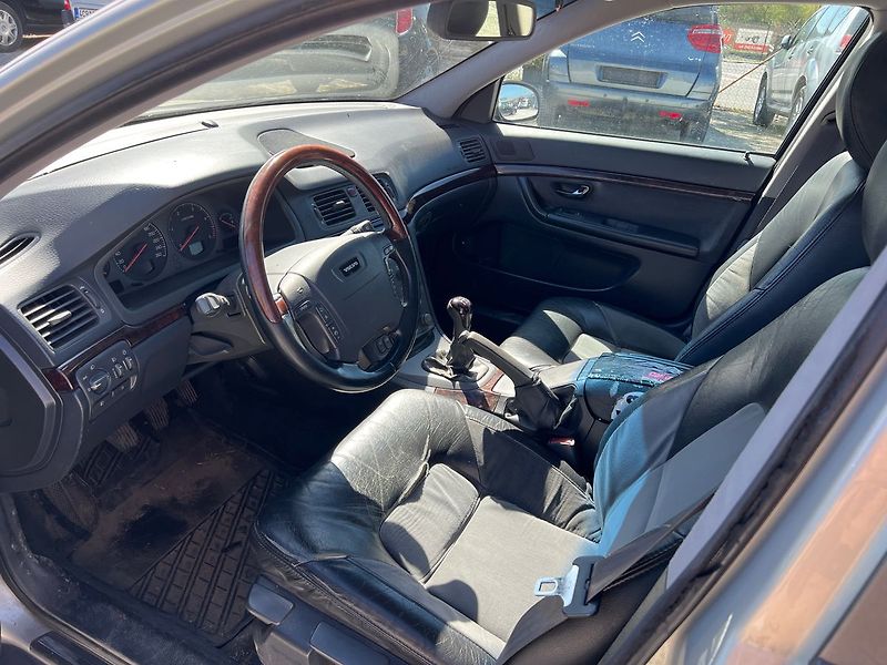 Volvo S80 2.5 TD 5V - fotka 8 z 16