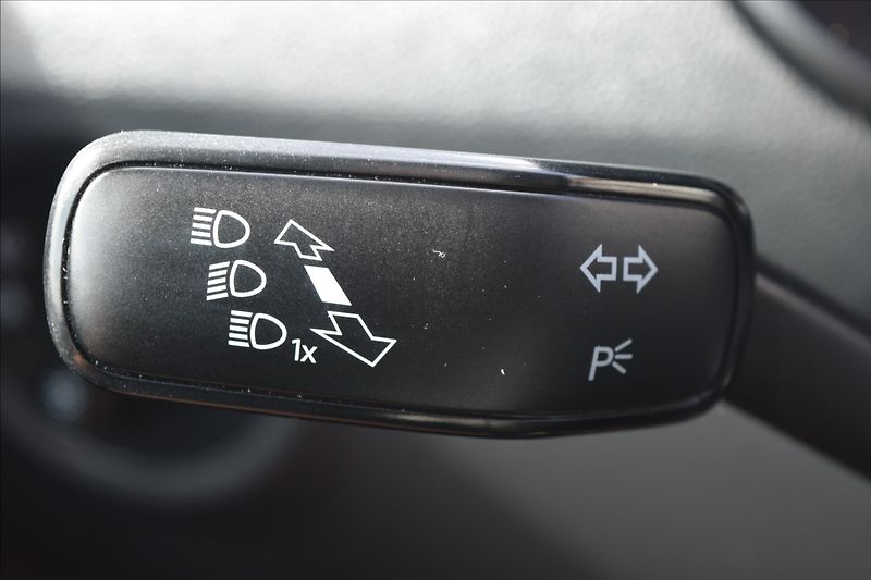 Škoda Octavia 2,0 TDI 110KW DSG NAVIGACE ALU - fotka 30 z 47