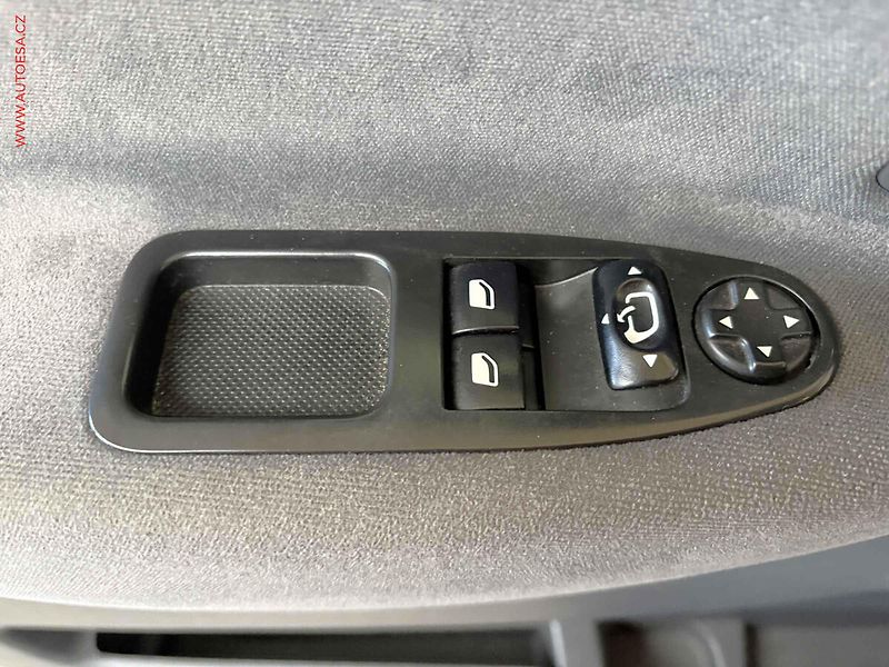 Fiat Scudo (2015) 2.0MJT L2 8míst, 1.maj, AC - fotka 13 z 15
