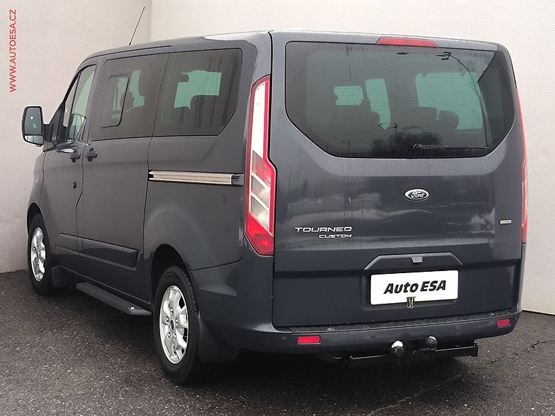 Ford Tourneo Custom (2014) 2.2TDCi, Titanium, TZ, navi - fotka 6 z 21