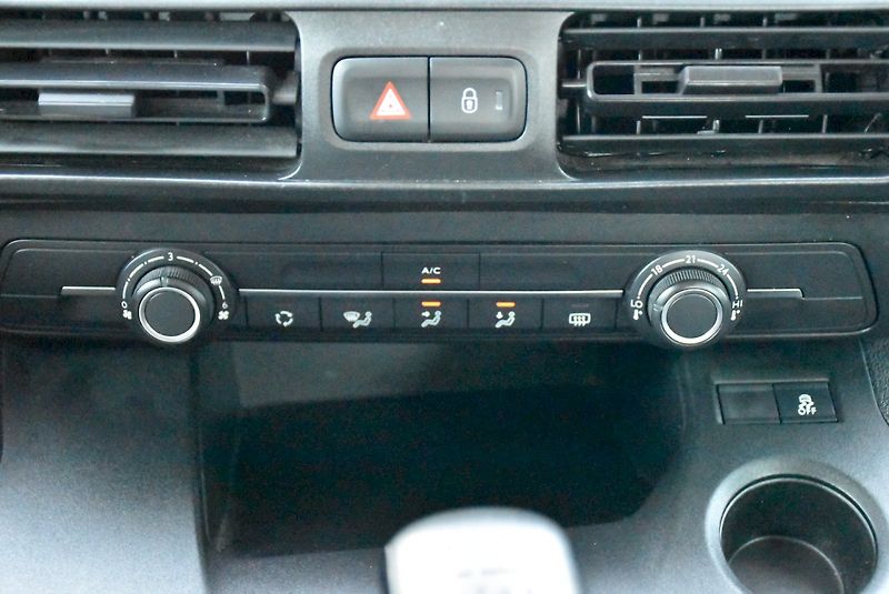Peugeot Rifter (2022) 1.5 HDI 75kW - fotka 18 z 27