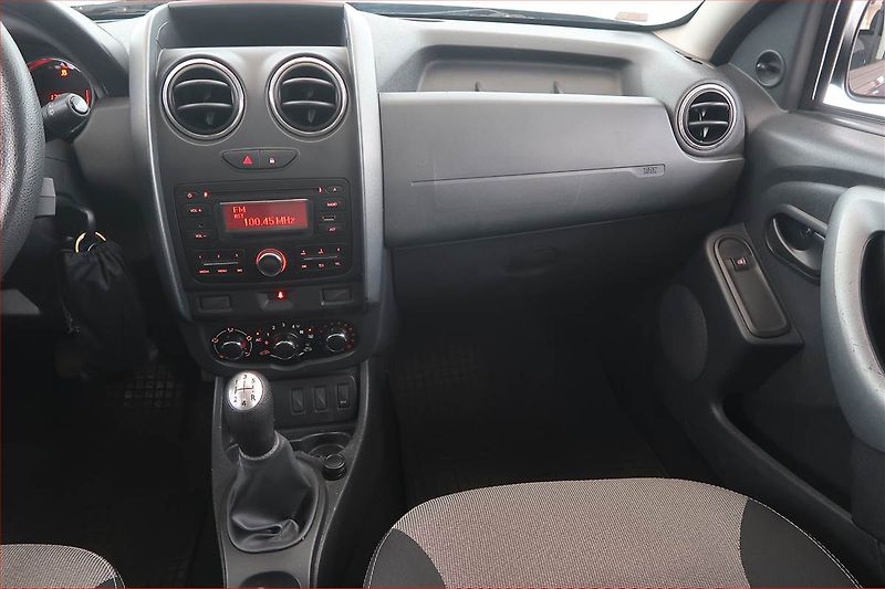 Dacia Duster (2014) 1.6 16V - fotka 8 z 14
