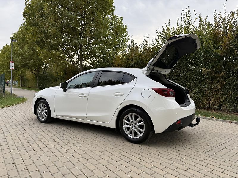 Mazda 3 2.0 Center-Line - fotka 27 z 34