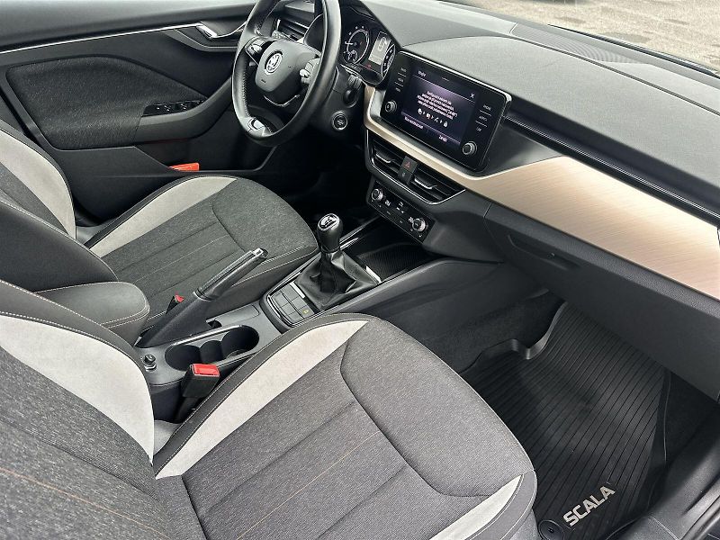 Škoda Scala (2023) 1.5 TSI Style - fotka 8 z 30